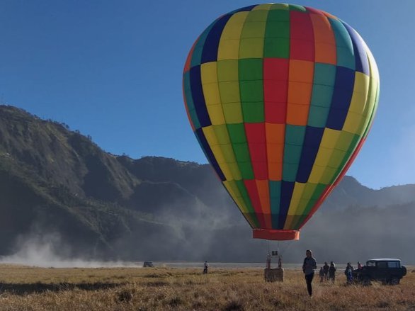 Asyiknya Menikmati Eksotisme Gunung Bromo Dari Ketinggian